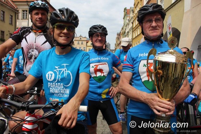Jelenia Góra: XVII Parada Rowerów na niebiesko