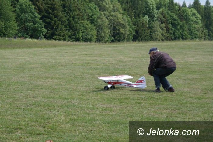 Jeżów Sudecki: Piknik modelarski na Górze Szybowcowej