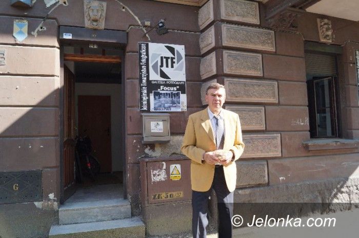 Jelenia Góra: Pasja Ignacego Pilcha na czarno–białych zdjęciach