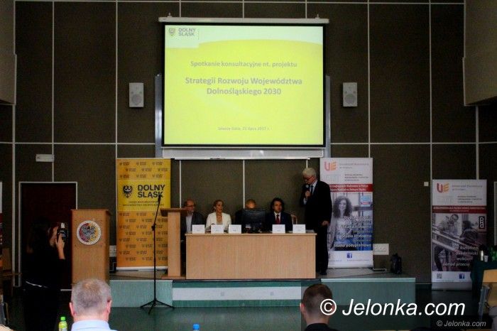Jelenia Góra: Konsultacje ws. strategii województwa