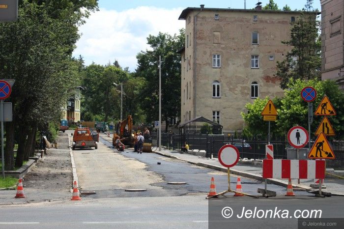Jelenia Góra: Wodnik swoje zrobił, wkrótce nowa nawierzchnia