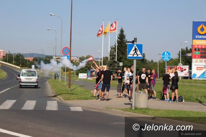 Jelenia Góra: Kibice: „Cześć i chwała bohaterom!”