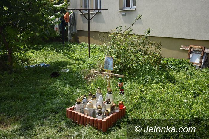 Jelenia Góra: Trwa śledztwo ws śmierci 3–letniej Karolinki