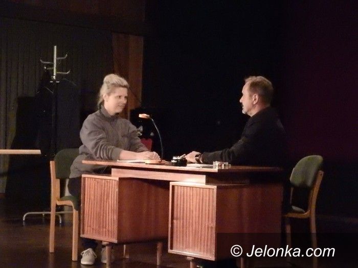 Jelenia Góra: Premiera „Policji”, czyli Karawana rusza dalej