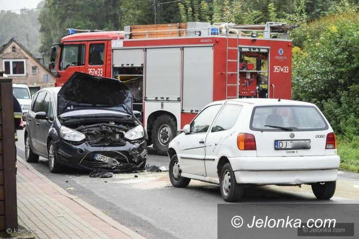 Podgórzyn: Czołowe zderzenie dwóch aut w Podgórzynie (aktualizacja)