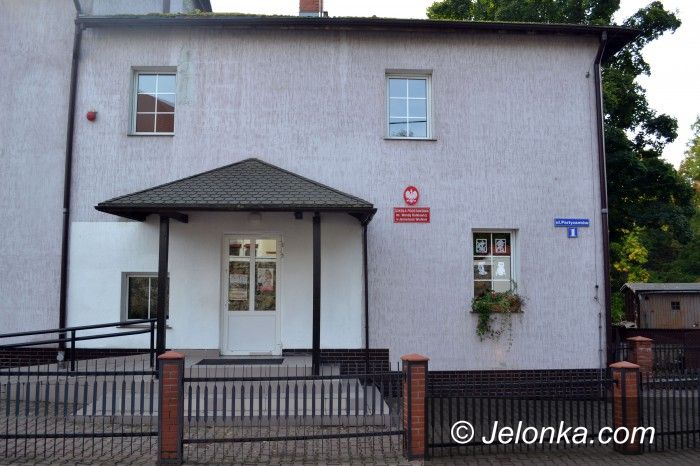 Janowice Wielkie: Nowy sztandar dla janowickiej szkoły