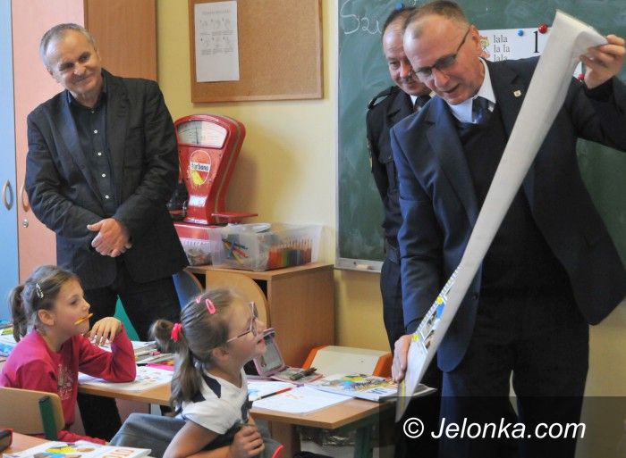 Jelenia Góra: Pierwszaki z „15” miały lekcję z wiceprezydentem
