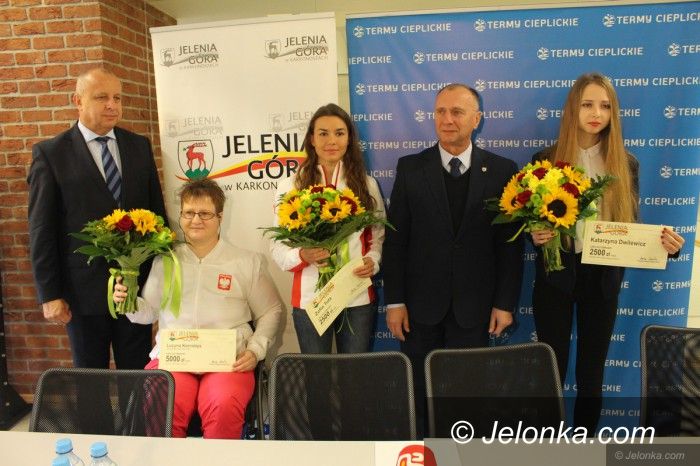 Jelenia Góra: Medalistki z Jeleniej Góry nagrodzone