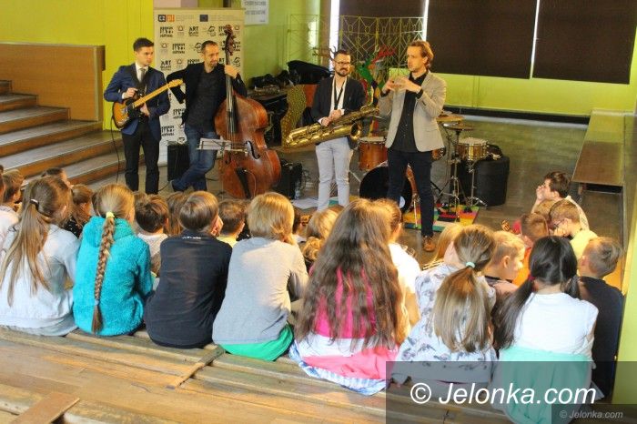 Jelenia Góra: Krokus Jazz Festiwal zawitał do szkół