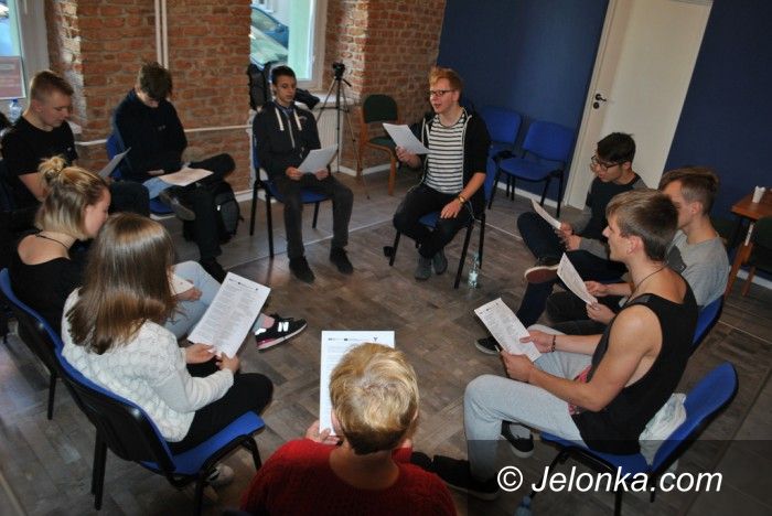 Jelenia Góra: Wielogłos emocji, pamięci i tradycji w Muflonie