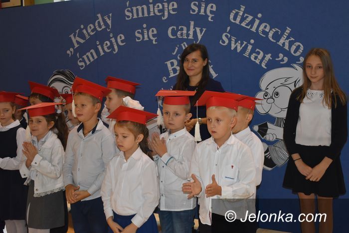 Jelenia Góra: Pasowanie pierwszaków w „Dziesiątce” 