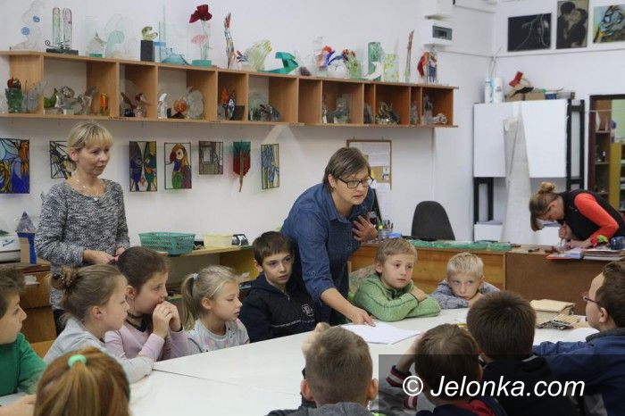 Jelenia Góra: Uczniowie z SP3 na warsztatach w Rzemiosłach