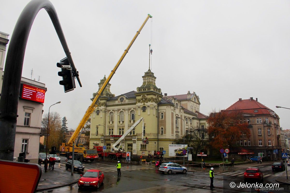 Jelenia Góra: Iglica zdemontowana – skarbów nie ma