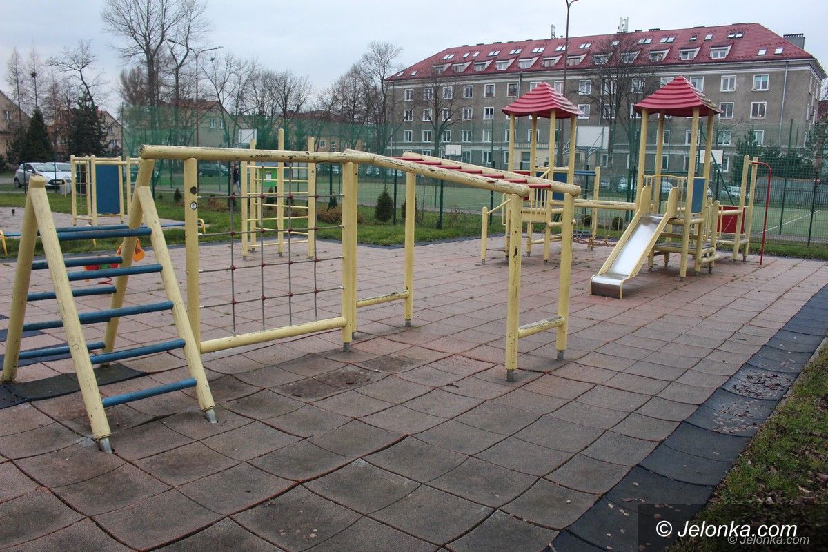 Jelenia Góra: Niebezpieczne „Radosne szkoły” do poprawy