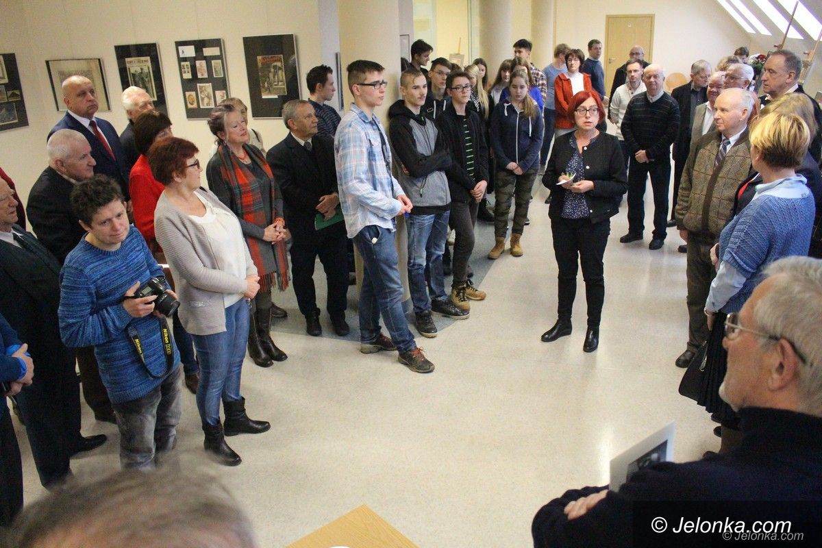 Jelenia Góra: Wystawa z okazji 150. urodzin marszałka Piłsudskiego