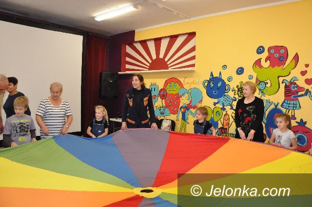 Jelenia Góra: Międzypokoleniowe tańce w kręgu