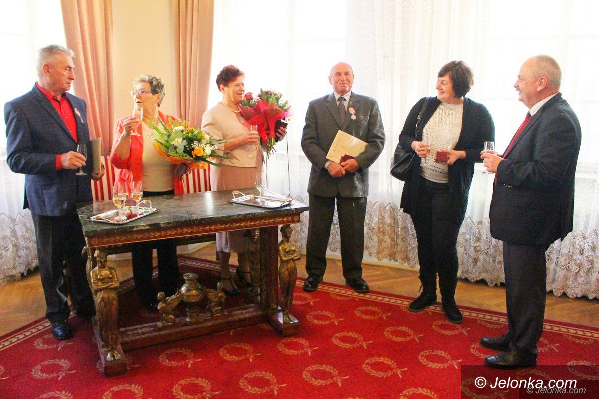 Jelenia Góra: Kolejne pary z medalami od Prezydenta RP