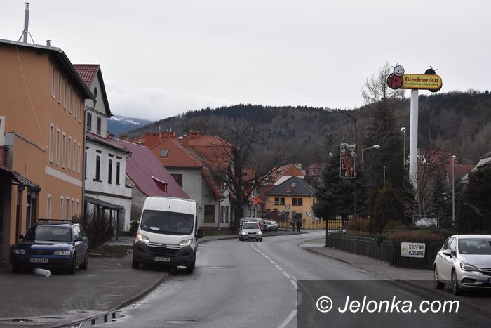 Jelenia Góra: Sobieszowianie upominają się o choinkę (aktualizacja)