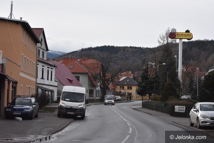 Jelenia Góra: Sobieszowianie upominają się o choinkę (aktualizacja)
