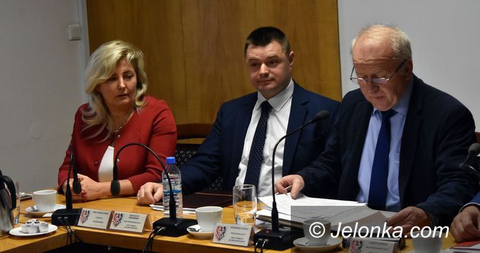 Jelenia Góra: Finał batalii o remont budynku starostwa