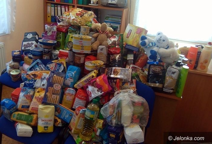 Podgórzyn: Świąteczne wsparcie uczniów dla seniorów