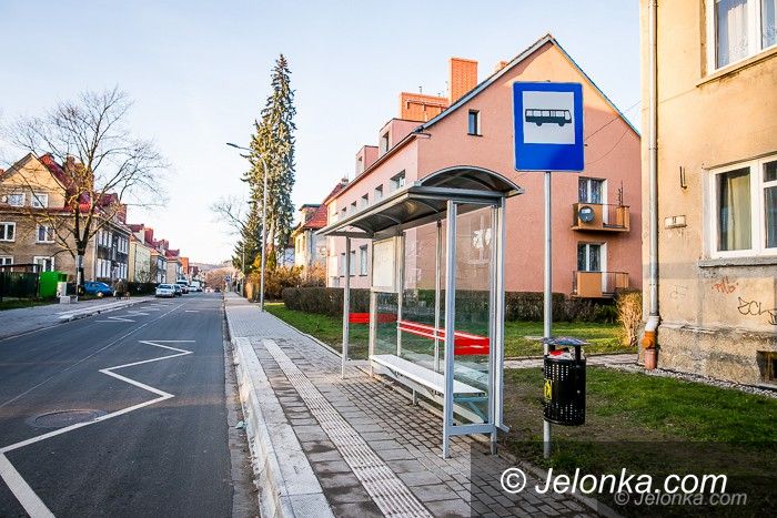 Jelenia Góra: Doczekali się wiat przystankowych
