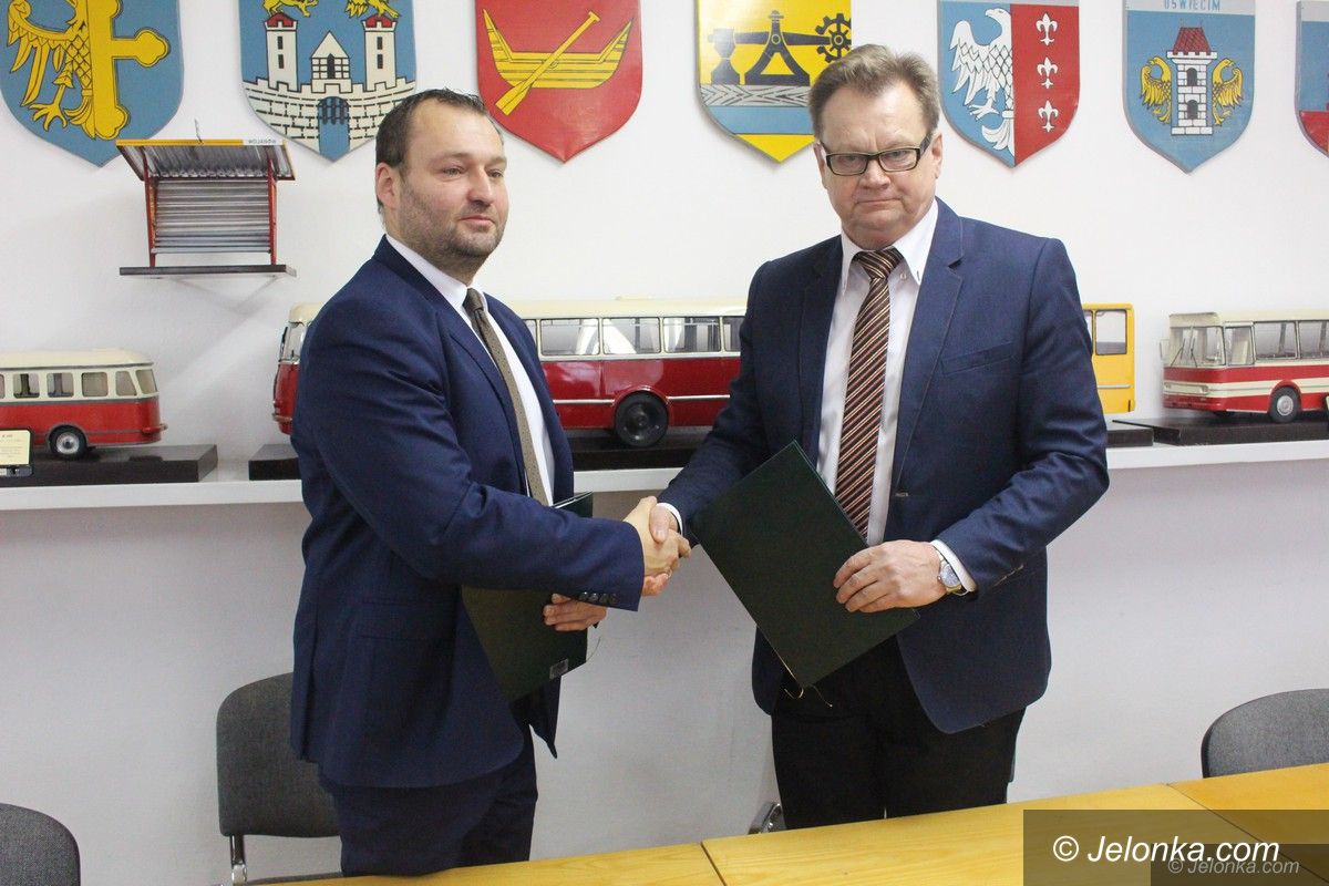 Jelenia Góra: Podpisali umowę na autobusy hybrydowe