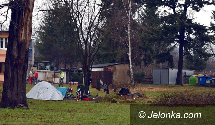 Jelenia Góra: (Nie)uciążliwy kloszard na ulicy Zaułek?