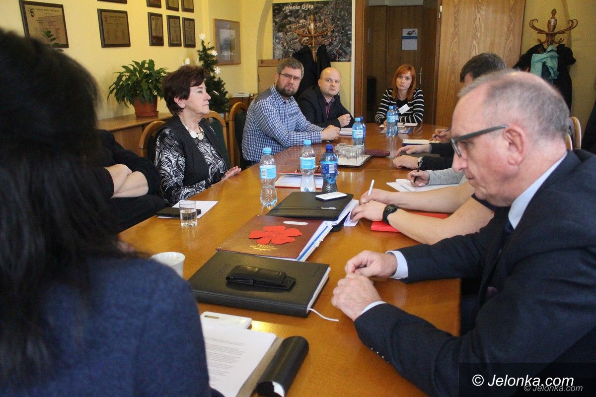 Jelenia Góra: Potrzebna nowa szkoła dla niepełnosprawnych dzieci