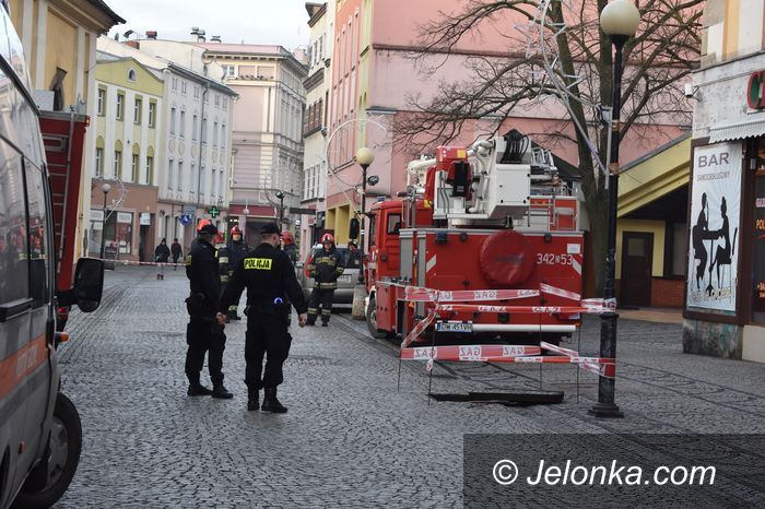 Jelenia Góra: Ulatniający się gaz na ul. 1 Maja
