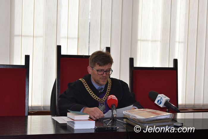Jelenia Góra: Wyższe wyroki za znęcanie się nad psami