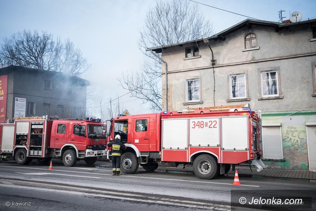 Jelenia Góra: Pożar przybudówki przy Wincentego Pola