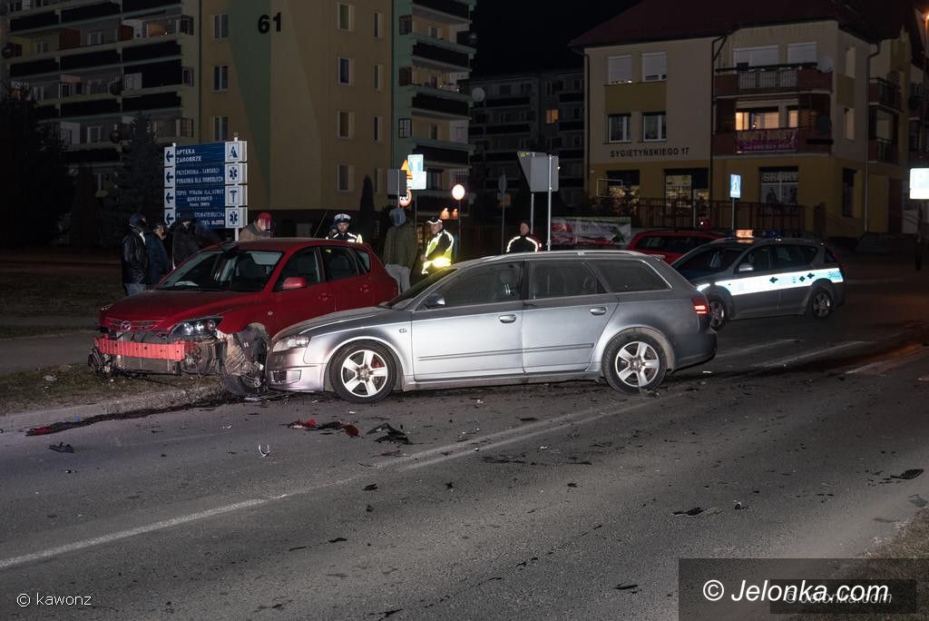 Jelenia Góra: Wieczorna kolizja obok ZUS–u