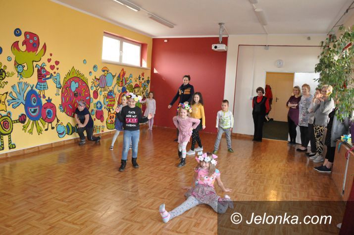 Jelenia Góra: Międzypokoleniowe „Tańce w Kręgu”