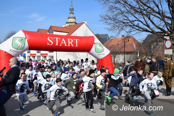 Kowary: Tłumnie pobiegli Tropem Wilczym