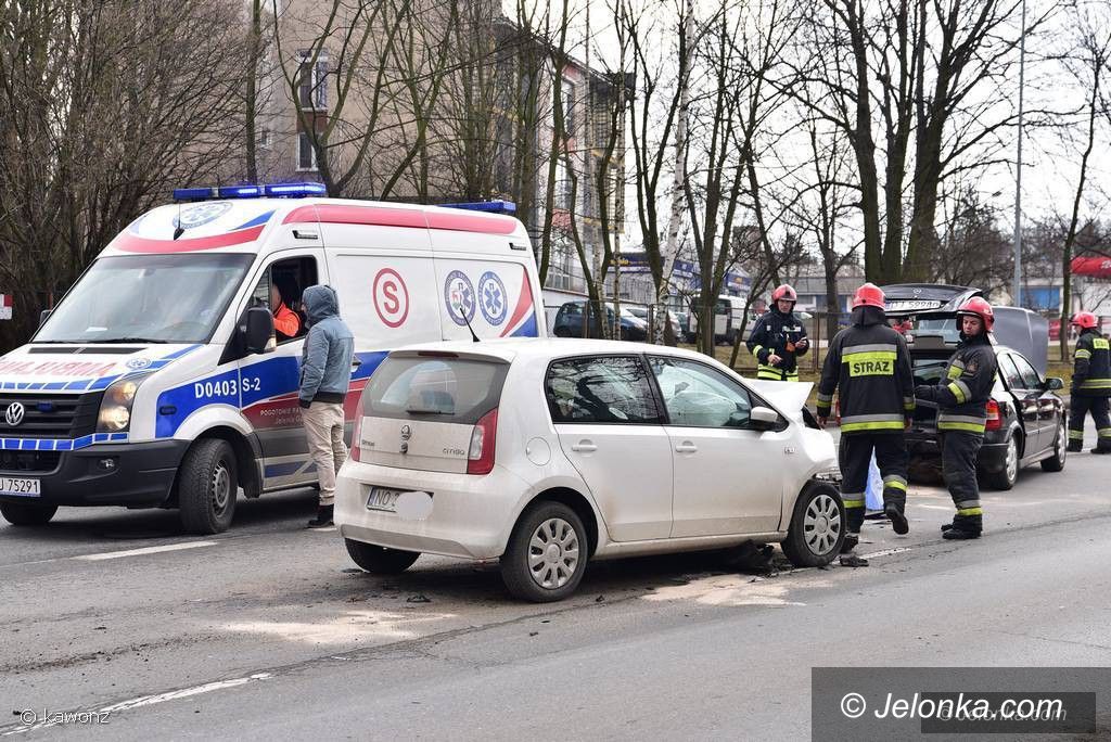 Jelenia Góra: Zderzenie w pobliżu zajezdni MZK