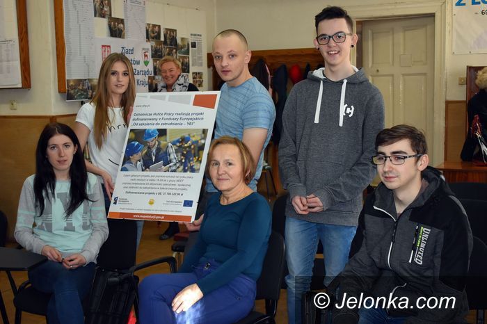 Jelenia Góra: Korzystają z szansy i zdobywają zawód