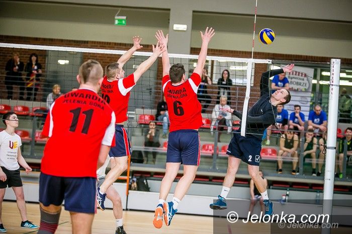 Jelenia Góra: Siatkarska integracja szkół i służb