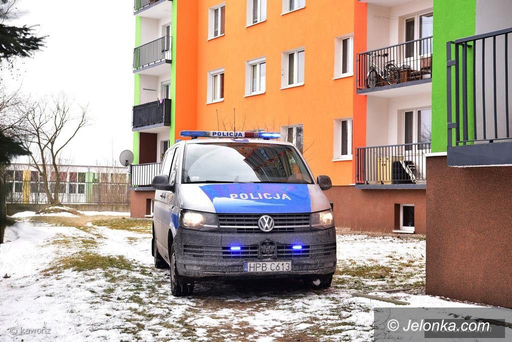 Jelenia Góra: Młoda kobieta wypadła z 10. piętra