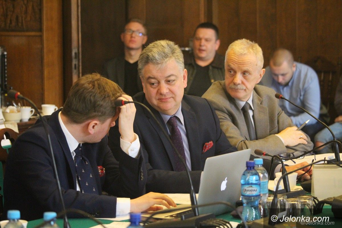Jelenia Góra: Radni zdecydowali – będą podwyżki płac