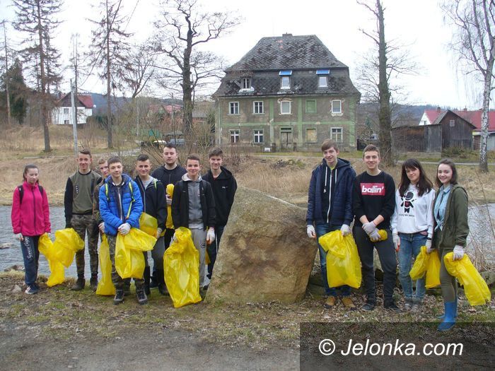 Janowice Wielkie: Uczniowie wspierają akcję "Ratujmy Bóbr"
