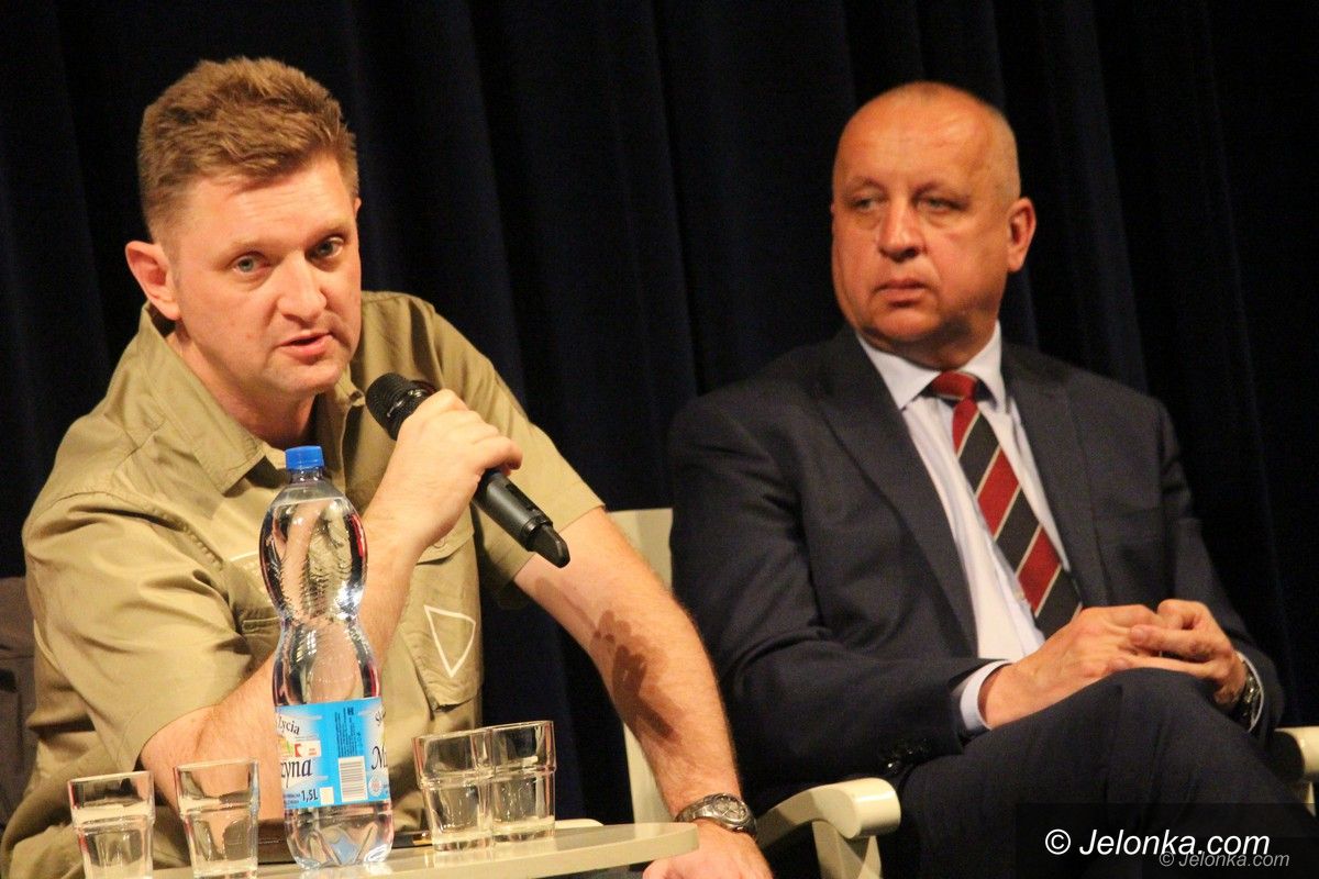 Jelenia Góra: Andrzej Rozenek: Na protesty w mundurach!
