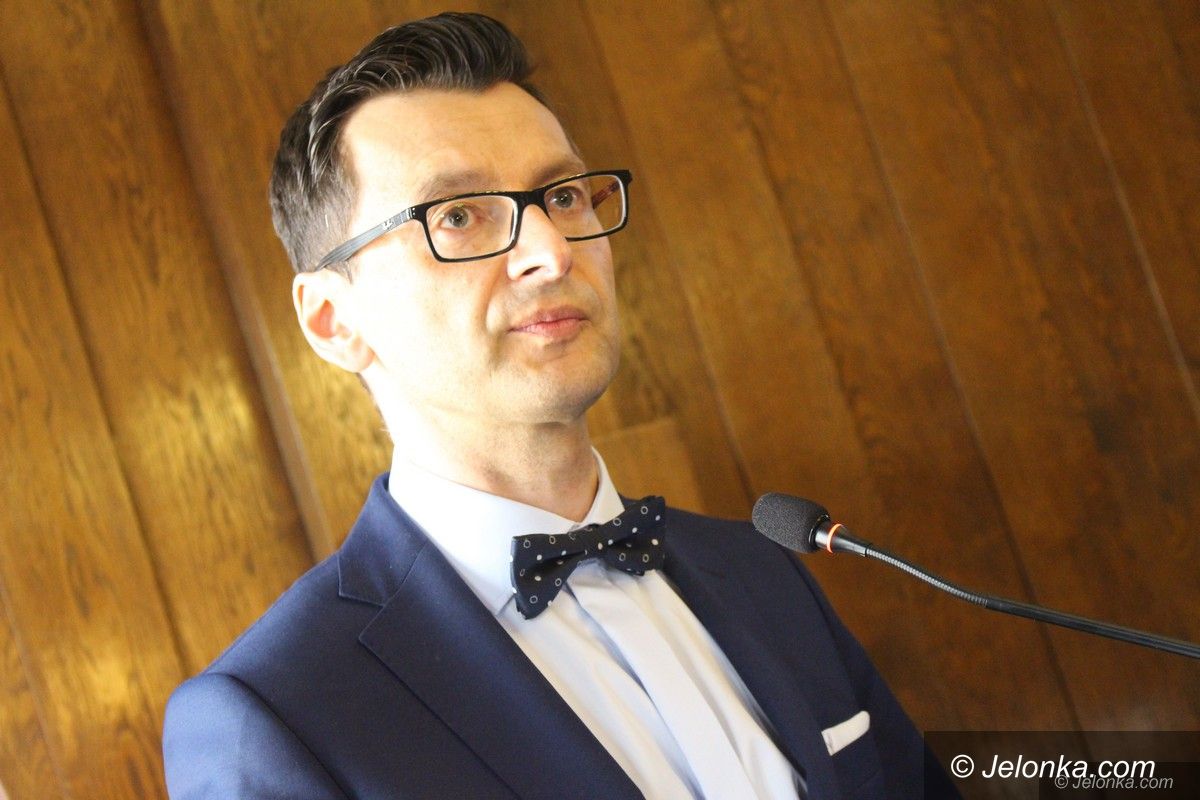 Jelenia Góra: Wielkie emocje na nadzwyczajnej sesji