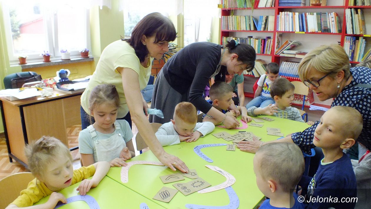 Jelenia Góra: W Dniu Książki o kamishibai i Australii