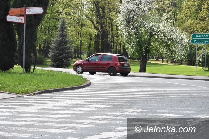 Jelenia Góra: Czytelniczka: Chaos na rondzie przy Termach