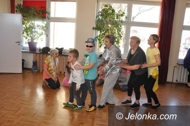 Jelenia Góra: Wiosenne tańce w kręgu