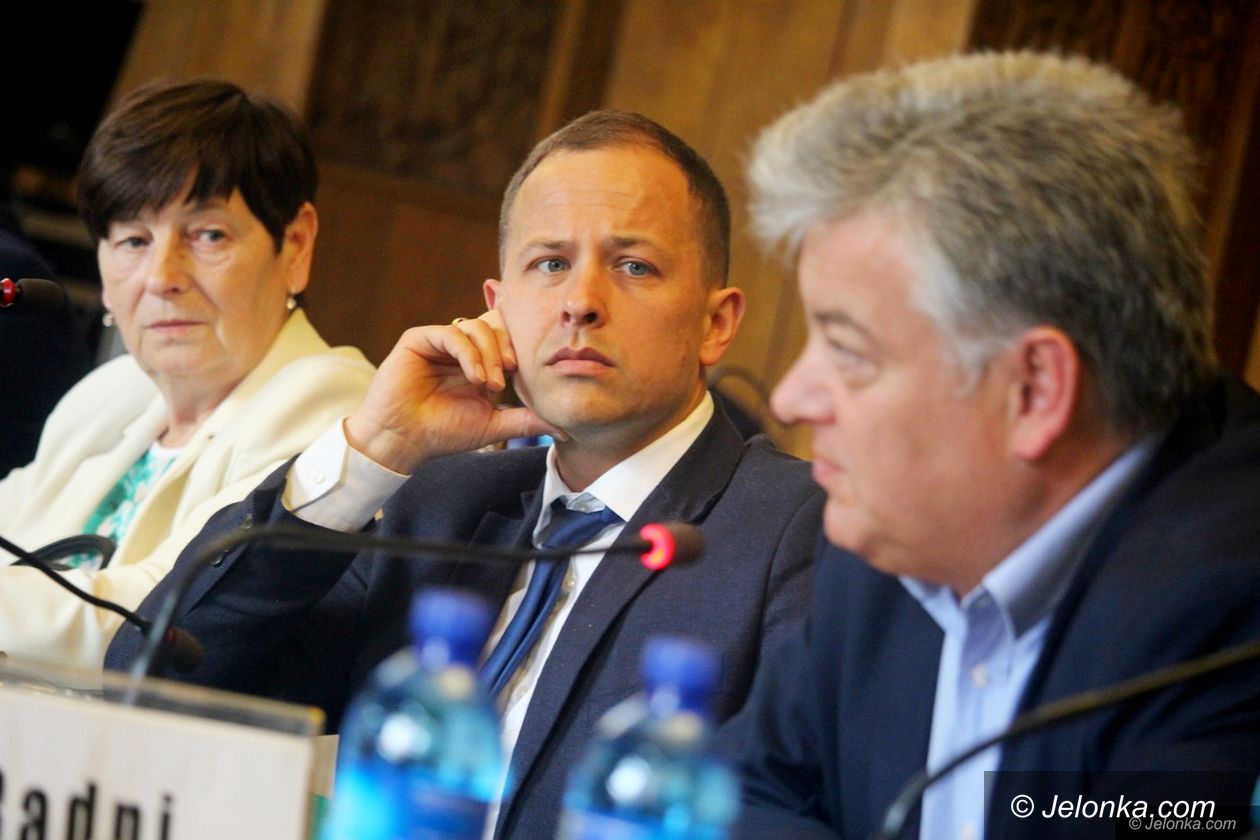 Jelenia Góra: Na sesji kompromis