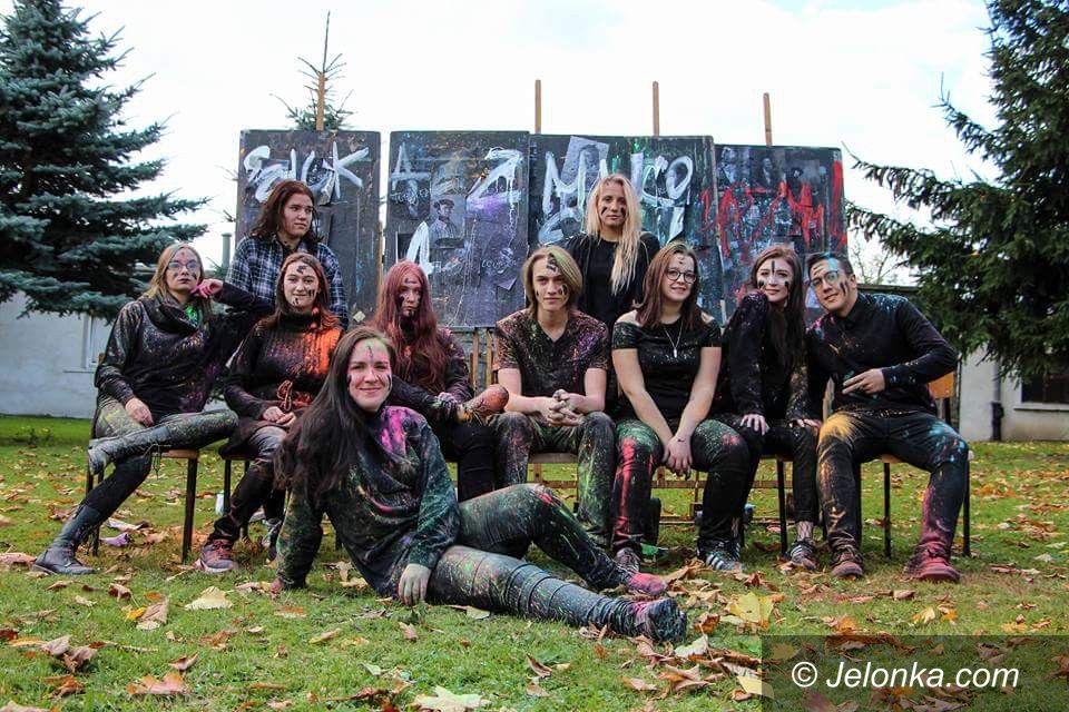 Jelenia Góra: Plastyk w happeningu
