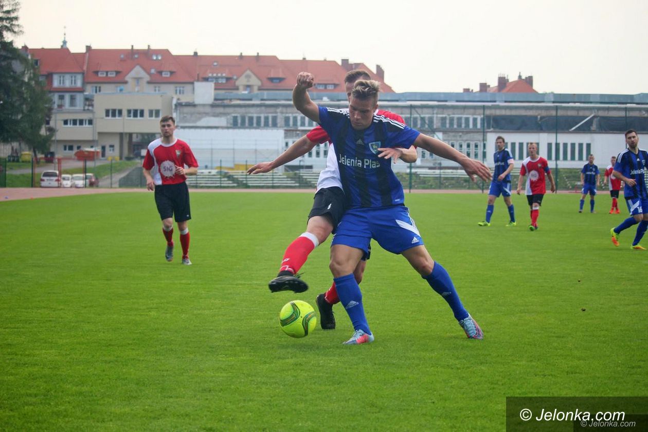 IV liga piłkarska: Powalczą w delegacjach