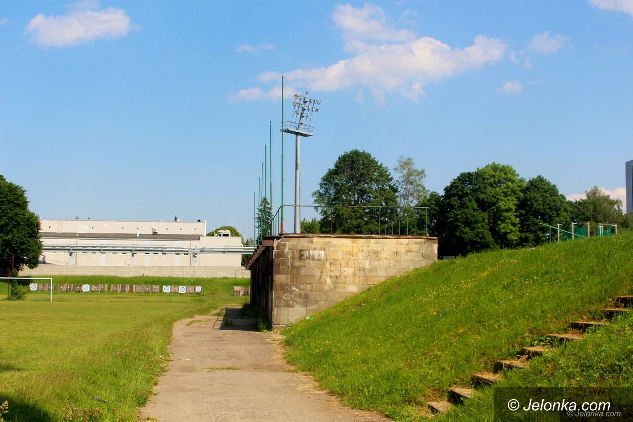 Jelenia Góra: Kiedy boczne boisko?
